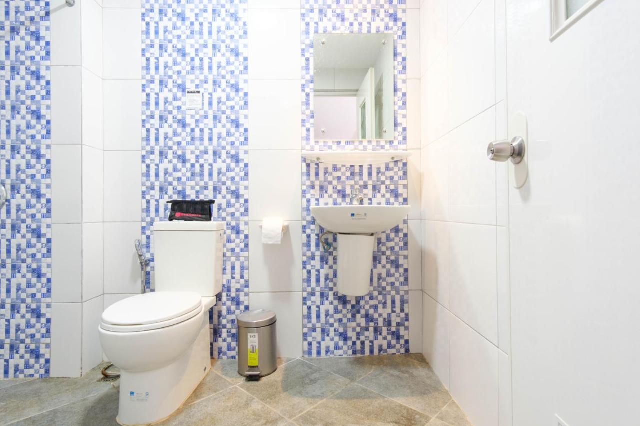 Reddoorz Plus @ West Nautical Road Puerto Galera Exterior foto